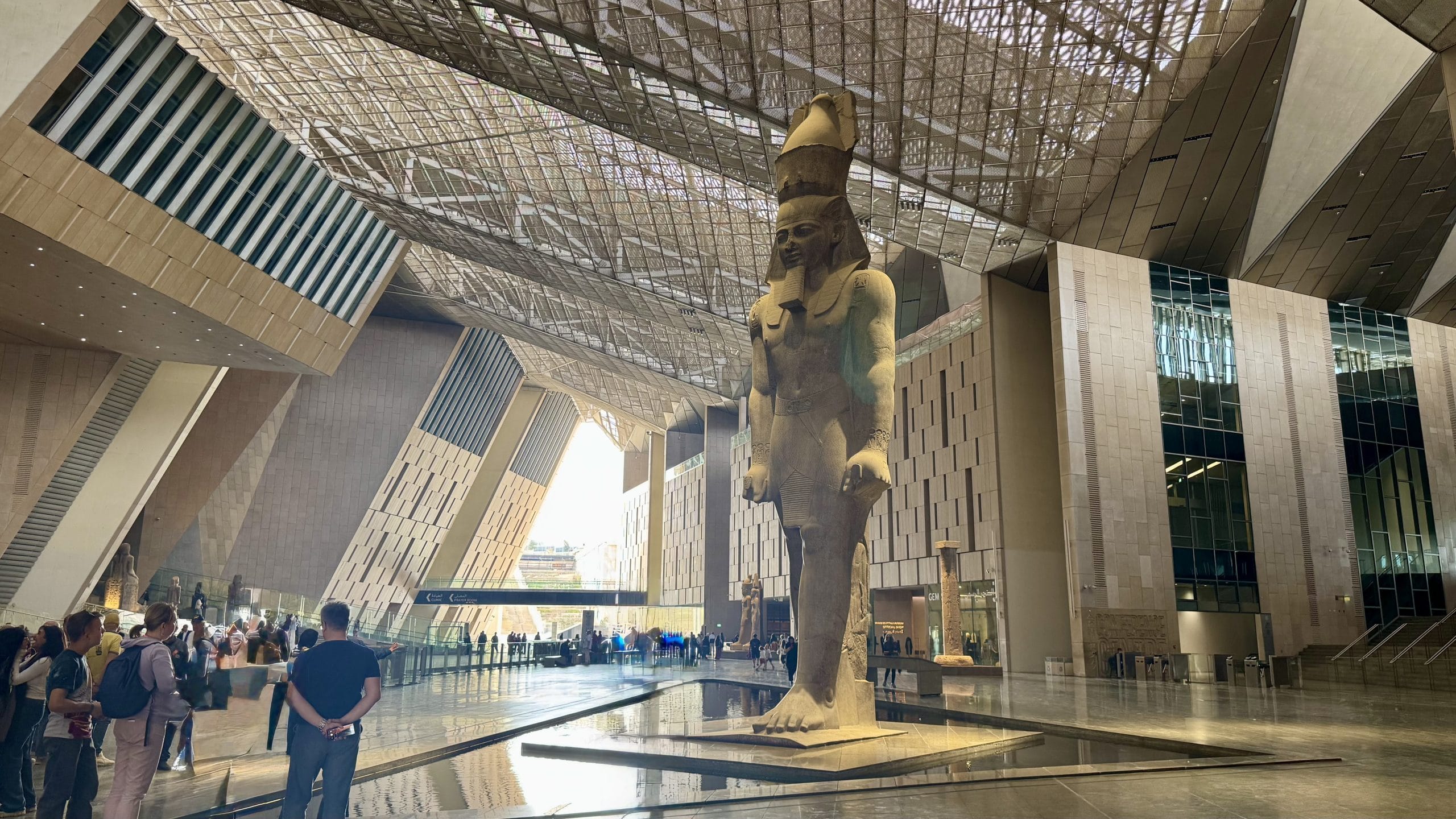 大エジプト博物館の内観