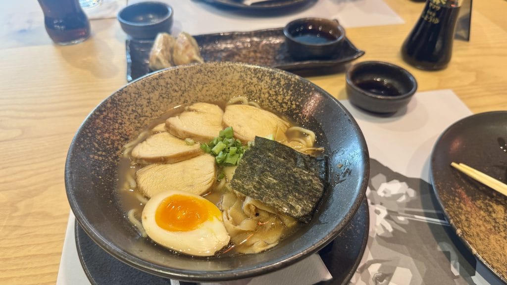 ドバイのラーメン屋:Japanosの醤油ラーメン