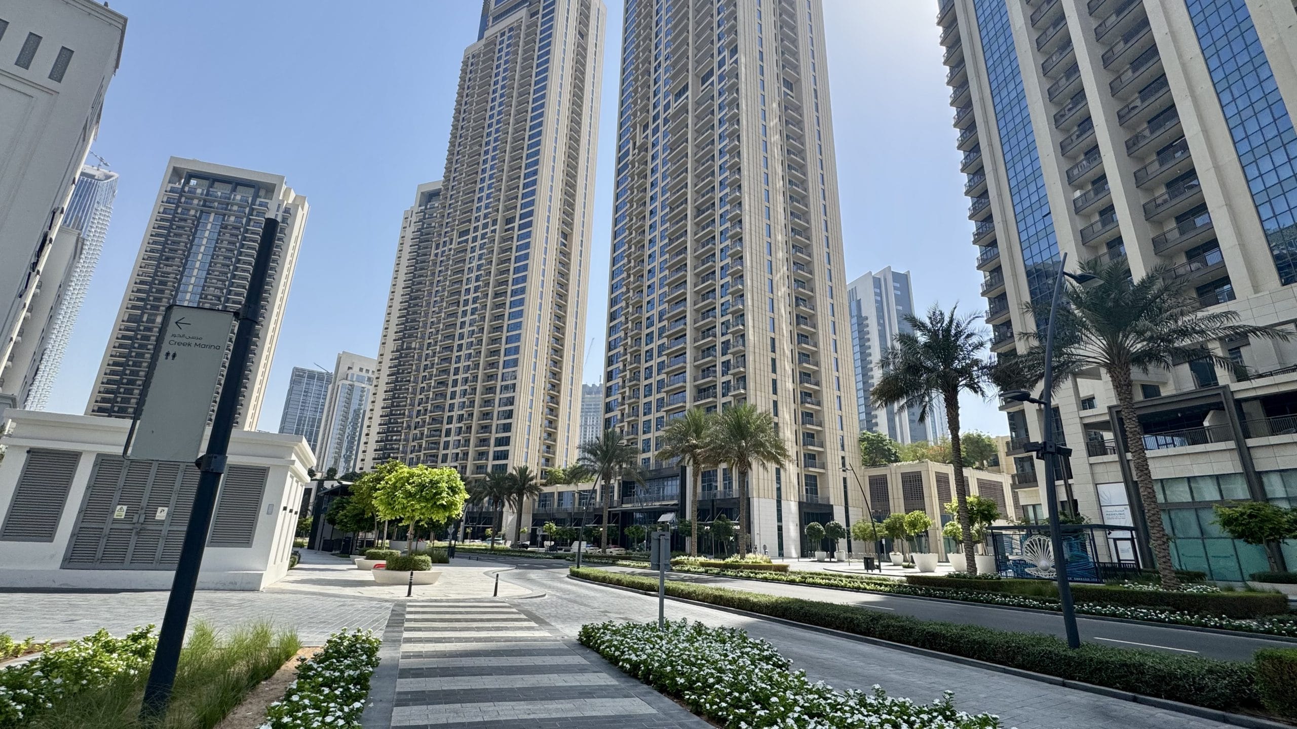 ドバイの夏の街並み