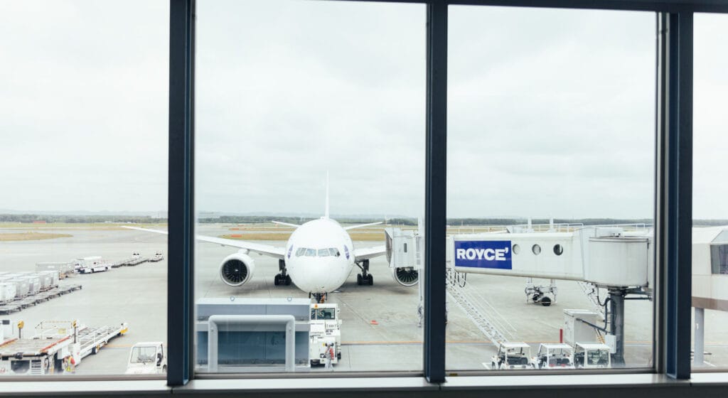 空港の飛行機：滑走路