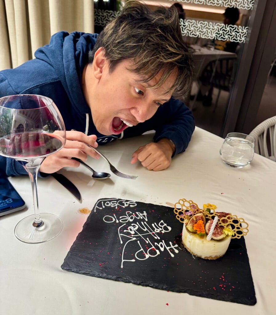 アブダビの水上ヴィラでのバースデーお祝い