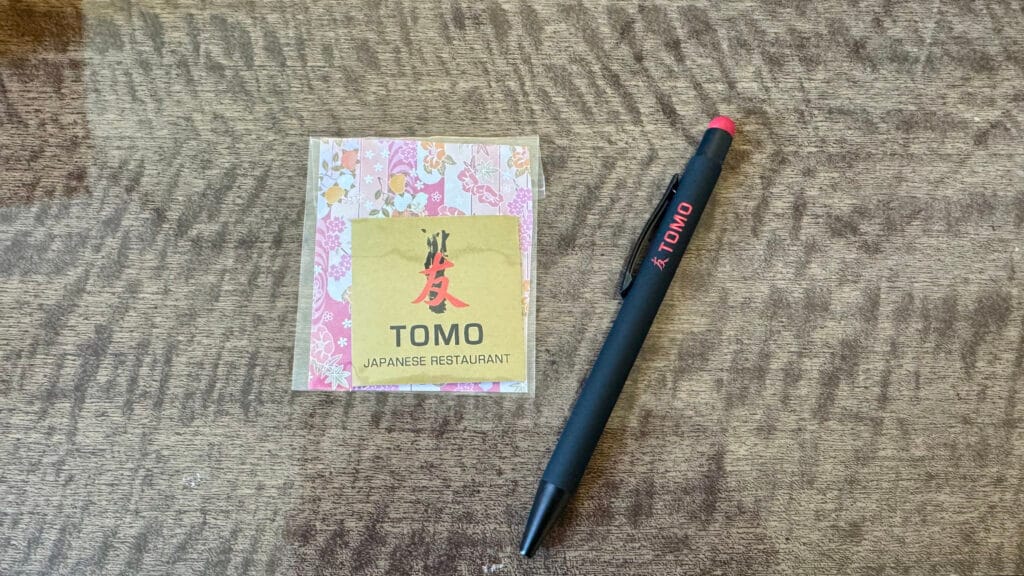 ドバイの和食レストラン、友(TOMO)からいただいた記念品