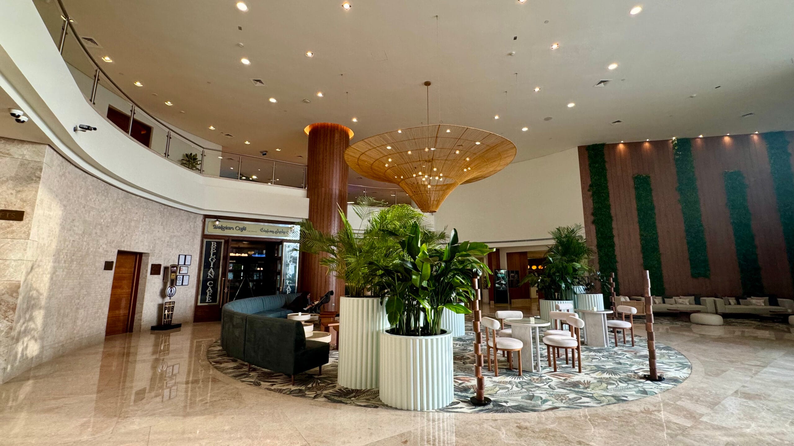 アブダビ「Yas Plaza Hotels by IHG」のロビー