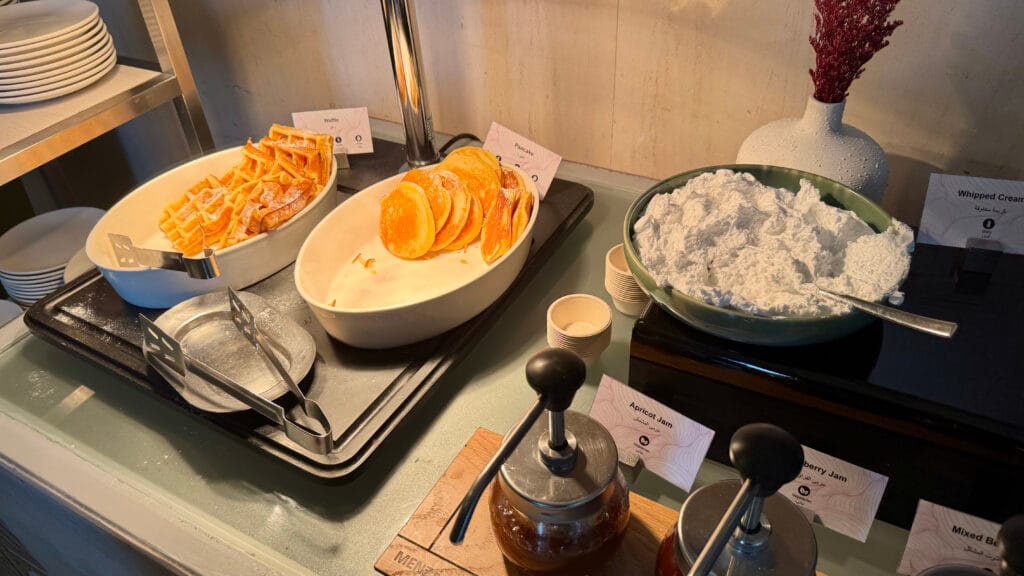 アブダビ「Yas Plaza Hotels by IHG」の朝食