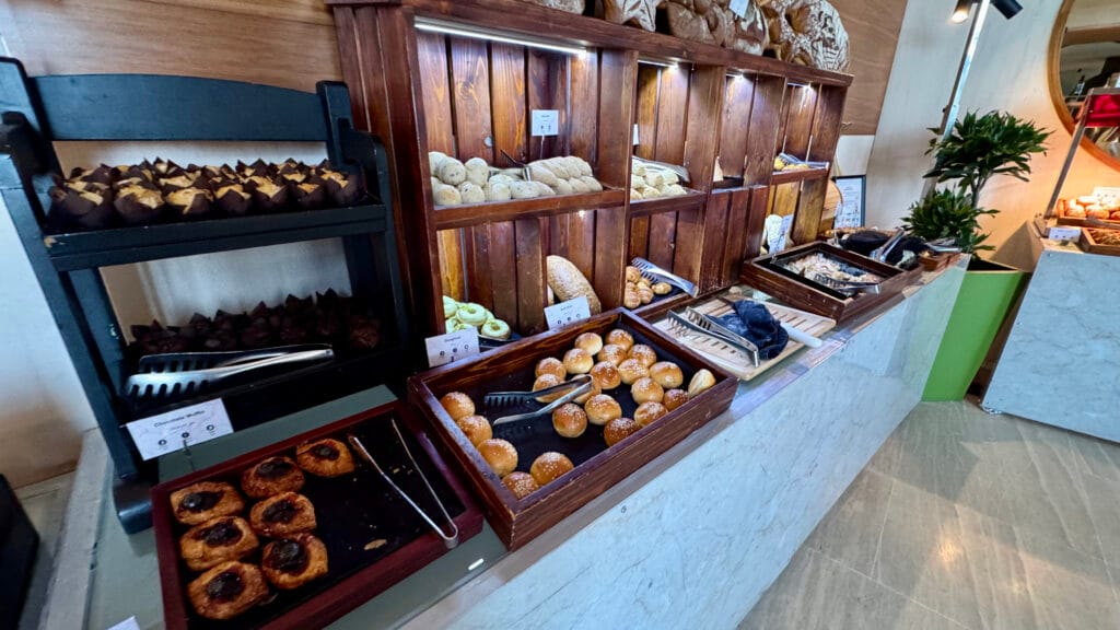 アブダビ「Yas Plaza Hotels by IHG」の朝食
